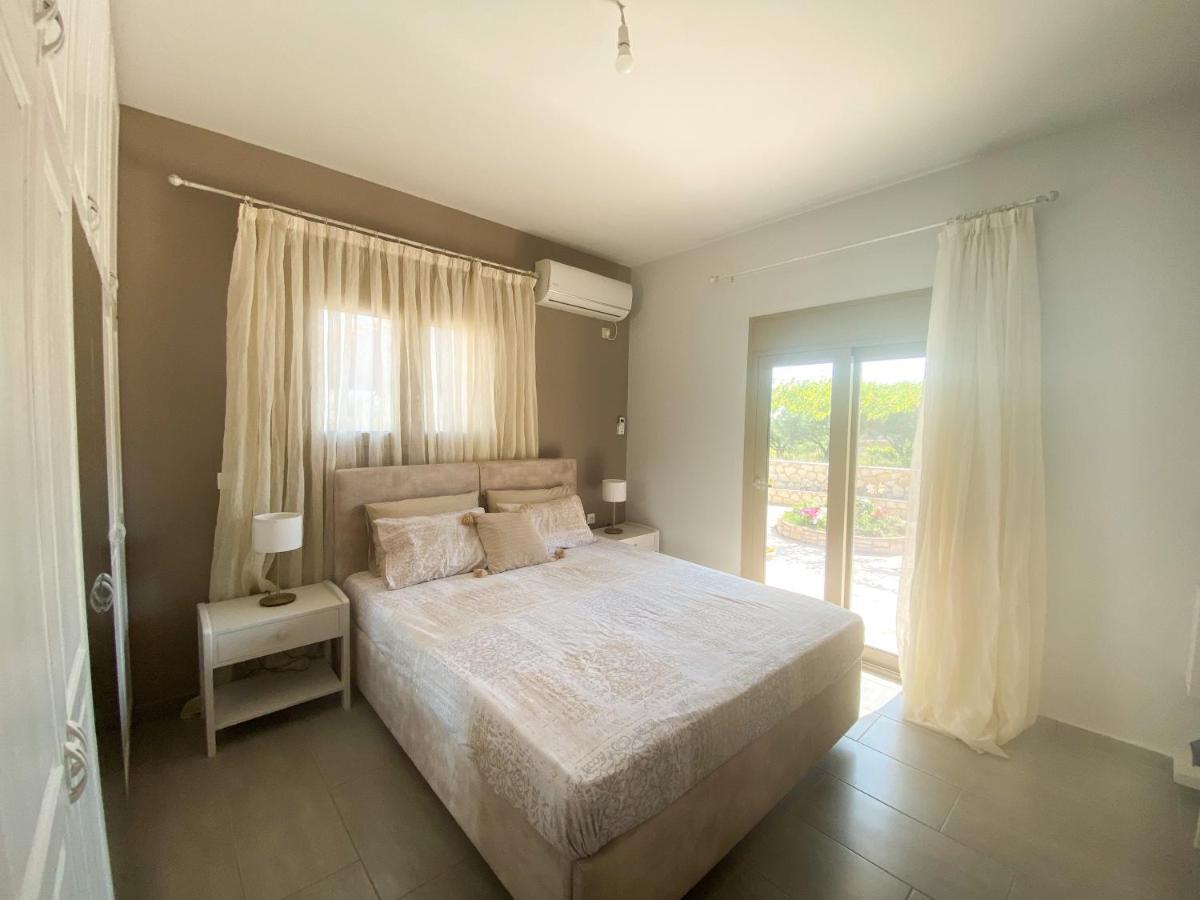 Villeta Nikol Lixouri Ngoại thất bức ảnh